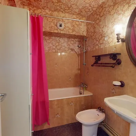 Le Port Royal Apartment *